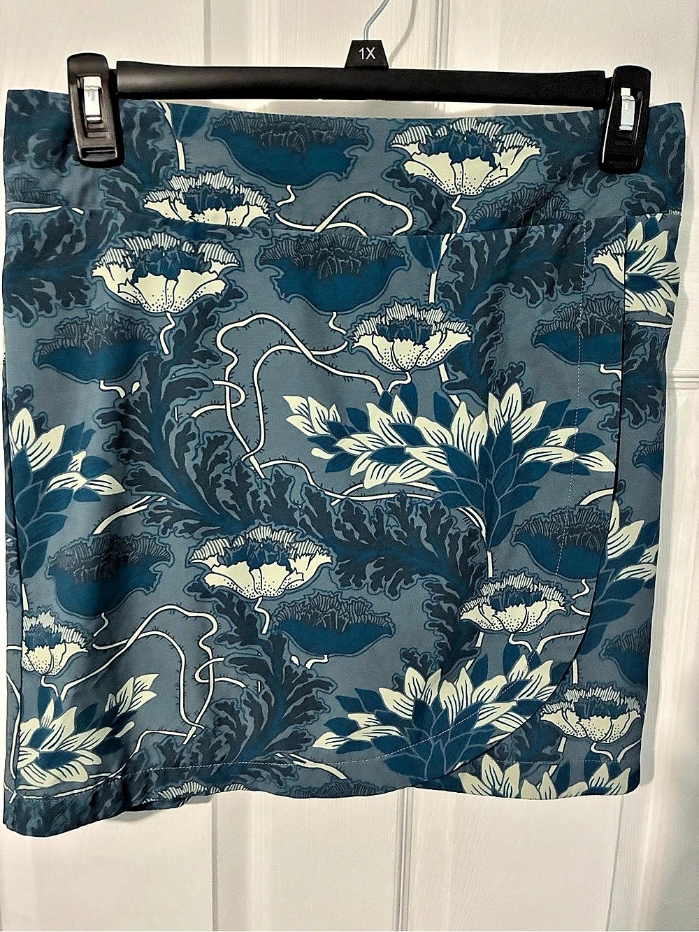 Jockey Floral Mini Skort in Blue & White Size Medium